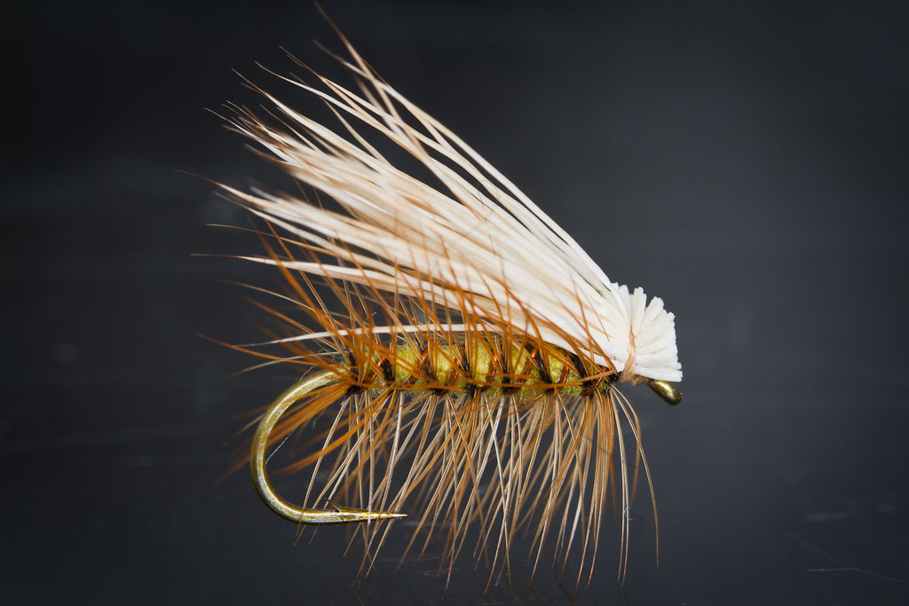 Elk Hair Caddis vista macro